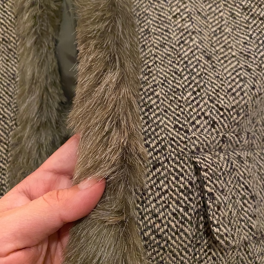 Coat - Picture 4 of 6